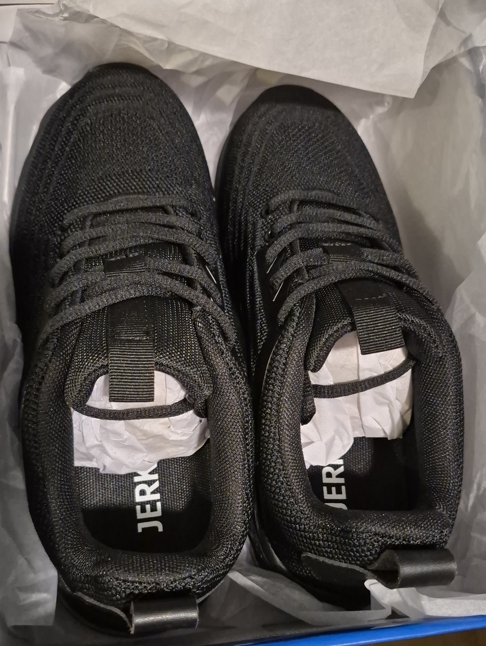 JERKO Men's Black Knit Running Sneakers